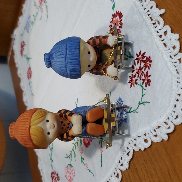 DECOR Enesco Porcelain Adorable 1981 Porcelain 2 Country Cousins Boy & Girl - Picture 2 of 16